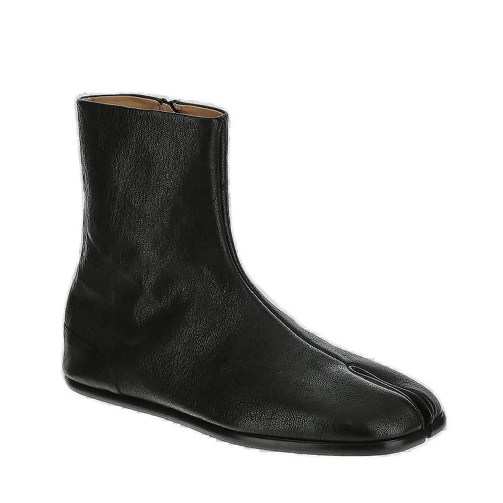 Maison Margiela Tabi Toe Flat Ankle Boots